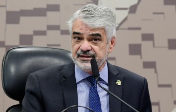 Senador Humberto Costa vai integrar governo de transição