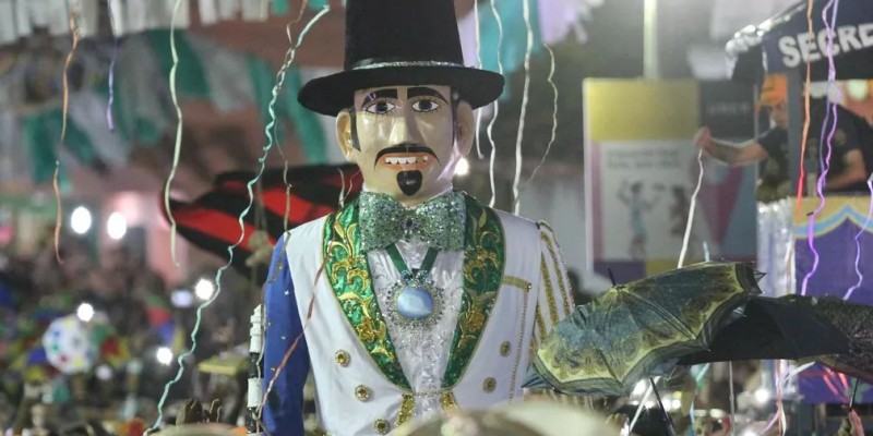 Com a entrada gratuita, o boneco gigante vai receber o público na sede do clube carnavalesco