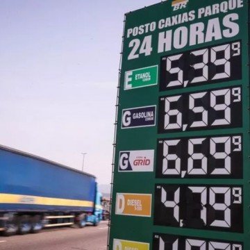Preços da gasolina e do álcool podem subir com a volta dos impostos federais a partir de 1º de março